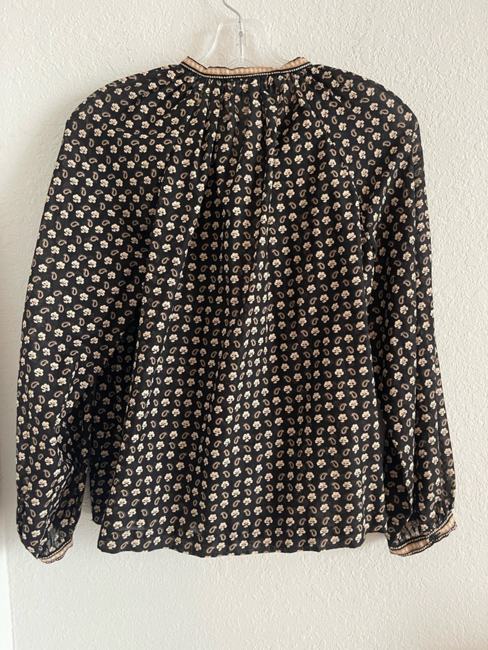 Doen Black with Cream Accents Tie-Neck Peasant Blouse - Picture 11 of 14